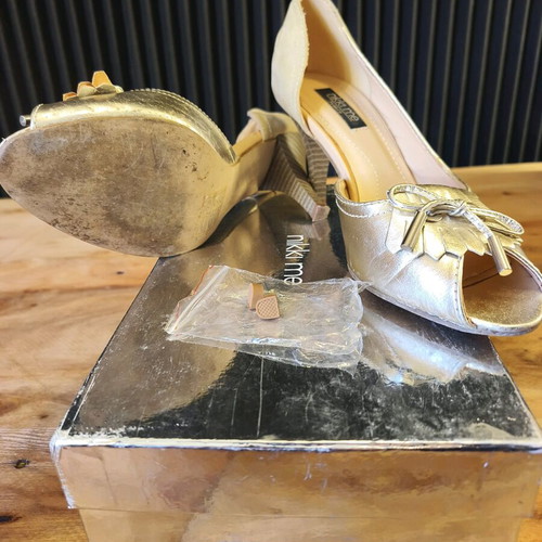 Nikki Me Pumps Size 37 Used Champagne Gold with Box and Heel Tips