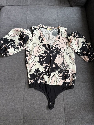 Liu Jo bodysuit with sleeves like new, size S, colorful