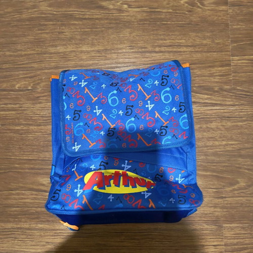 Vintage Arthur school bag like new