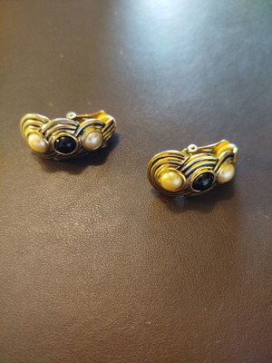 Επιχρυσα σκουλαρικια με μαργαριταρια σαν καινούργιο