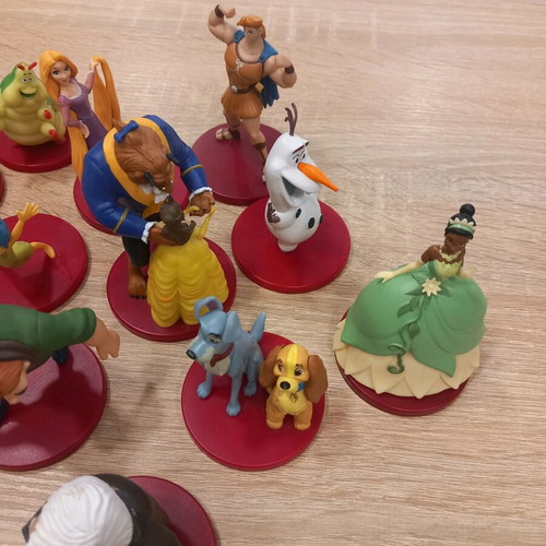 Deagostini figures used, pack of 13 pieces