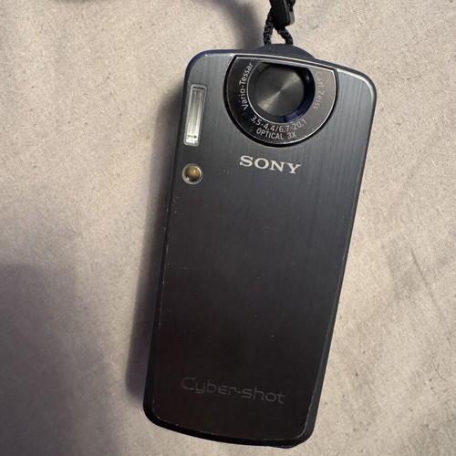 Sony Cyber-shot DSC M1 camera