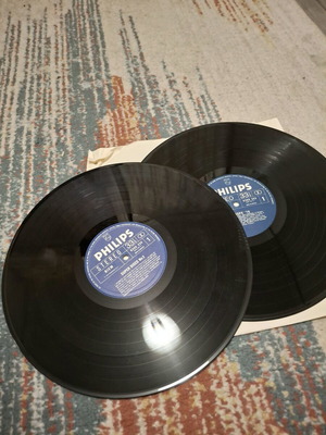 Philips vinyl records used, pack of 2, pop