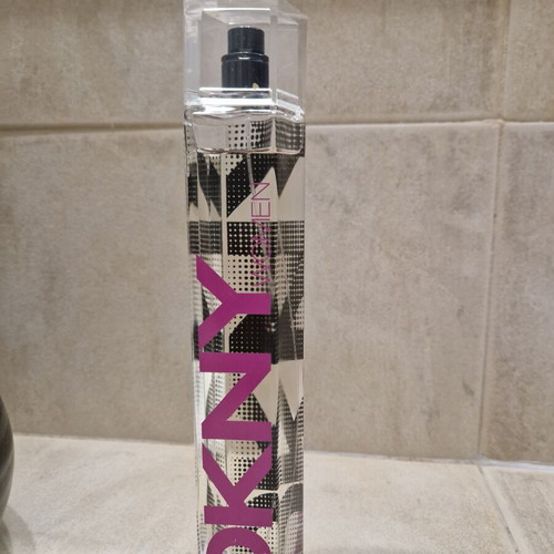 DKNY Women perfume like new, authentic