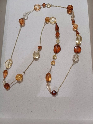 Long necklace with beads used