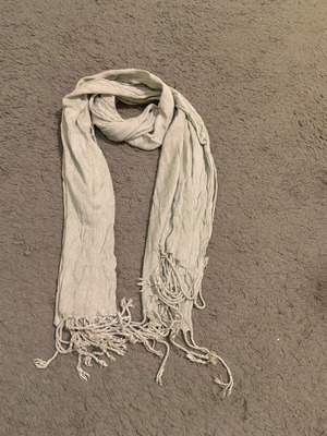 Women's scarf like new in very good condition