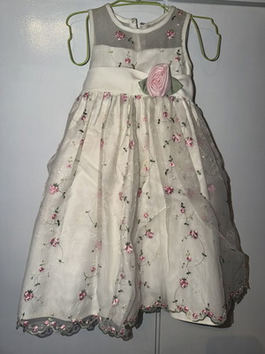Cinderella dress like new, ecru color, age 2 years