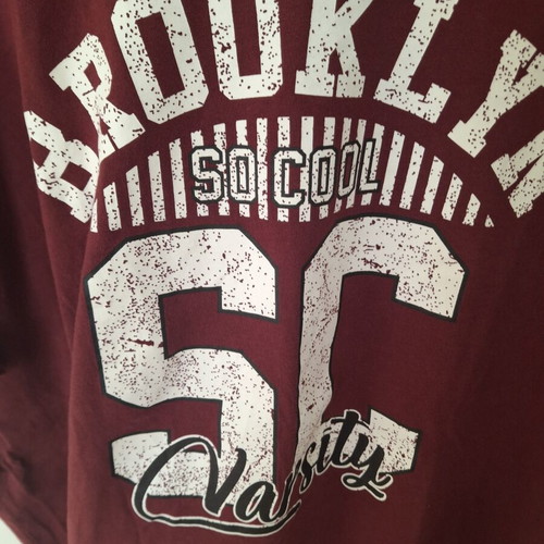 Men's Burgundy T-Shirt Brooklyn Varsity XL like new