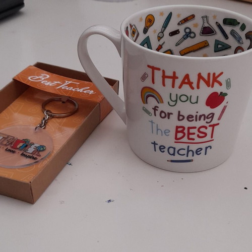 Κούπα Best Teacher και δώρο μπρελόκ καινούργια