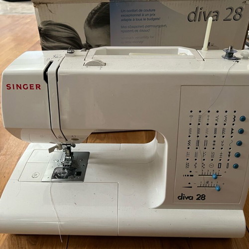 Singer Diva 28 sewing machine new in box