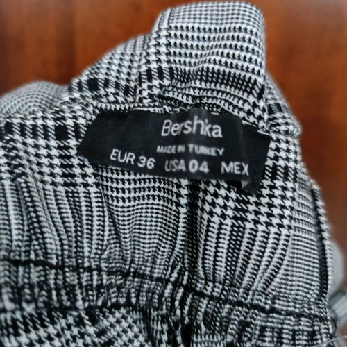 Bershka plaid pants size small like new