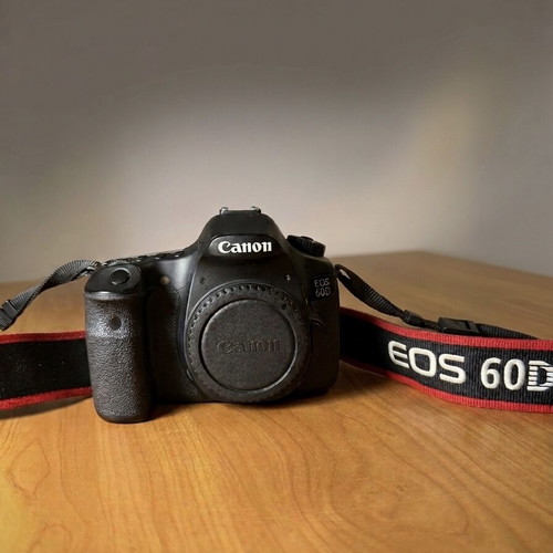 Canon 60D DSLR camera like new, made in Japan