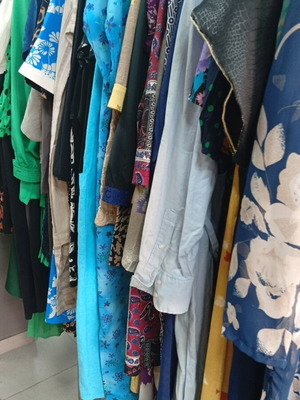 Επιχείρηση thrift shop με vintage ρούχα, παπούτσια και αξεσουάρ