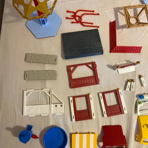 Playmobil used large parts and accessories