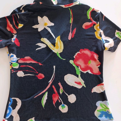Printed blouse short sleeve Medium elastic, like new condition