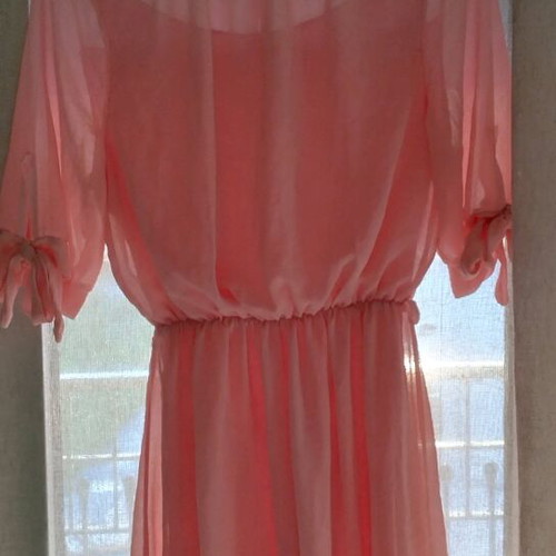 Pink dress used with lace and bow sleeves, size S
