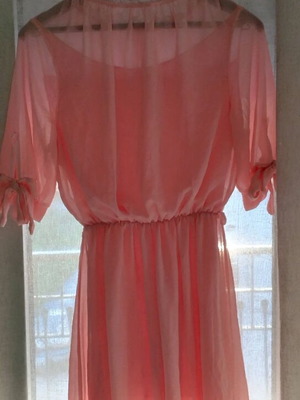 Pink dress used with lace and bow sleeves, size S