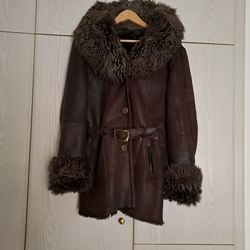 Mouton leather coat like new, brown with detachable hood
