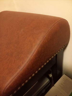 Εξεταστικό κρεβάτι καφέ από ξύλο καινούργιο με ανακλινόμενο κεφαλάρι