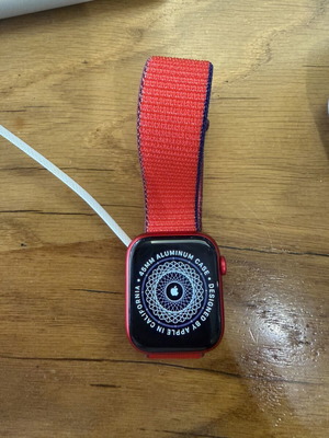 Apple Watch Series 8 45mm Product RED σαν καινούργιο, 84% υγεία μπαταρίας