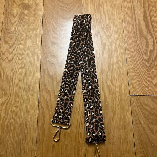 Leopard bag strap like new with gold details