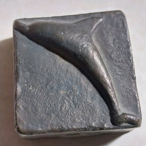 Heavy bronze tiles with dolphins from Cycladic Art Museum new