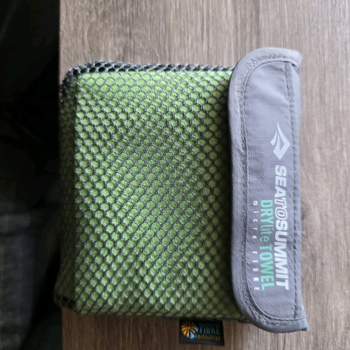 Sea to Summit DryLite Small towel green new