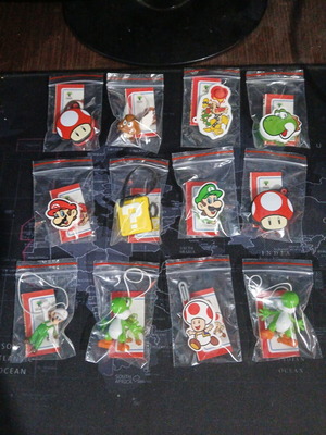 Super Mario Kinder Joy яйца комплект от 12 фигури като нови