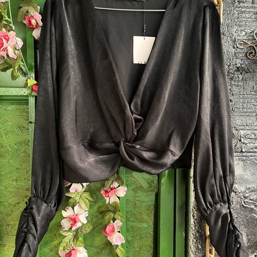 Zara long sleeve black top brand new, size large