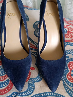 Exe blue suede pumps like new, size 38