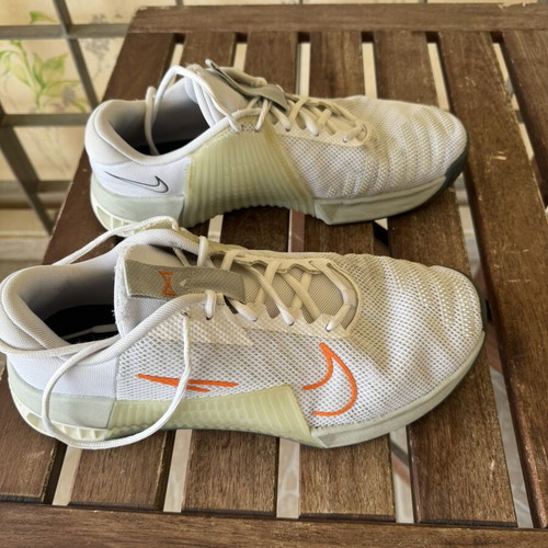 Nike Metcon 9 athletic shoes used, size 45, white