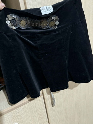 Vintage Ilia skirt used, velvet black mini with coin details