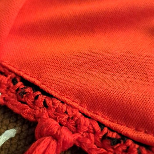 Knitted bikini top like new, size S, black and red
