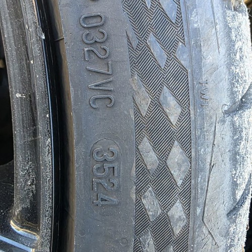 ML 350 wheel tires 295/30/22 like new with Sport Contact 7 tires
