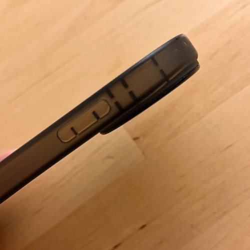 Hourglass phone case for iPhone 11 like new