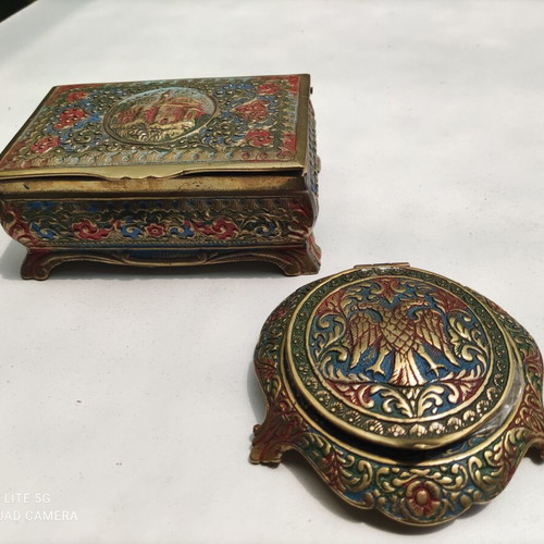 Vintage jewelry box and powder case used set