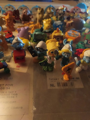 Kinder toys μεταχειρισμένα φιγούρες και μινιατούρες