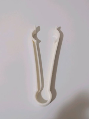Ice tongs like new, in excellent condition