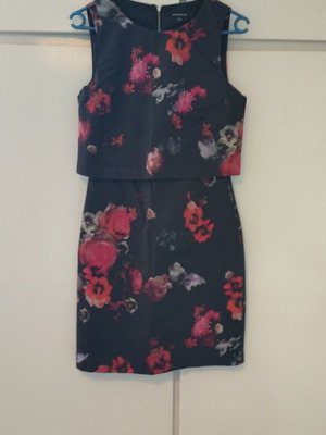 Warehouse dress small size like new with lining