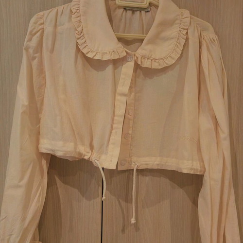 Milkwhite crop shirt new, size small, soft peach color