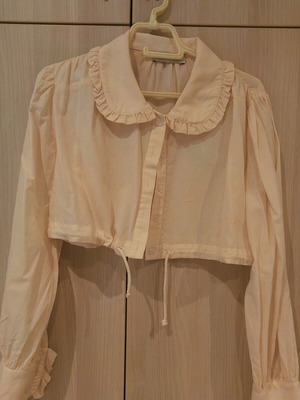 Milkwhite crop shirt new, size small, soft peach color