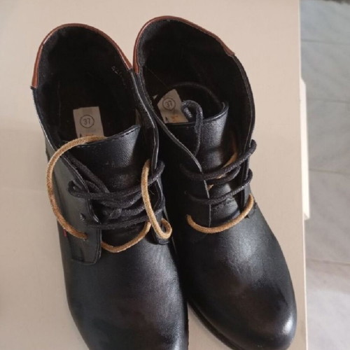 Women’s ankle boots size 37 like new VOi NOi shoes