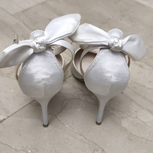 Bridal pumps size 36 satin white like new with bow