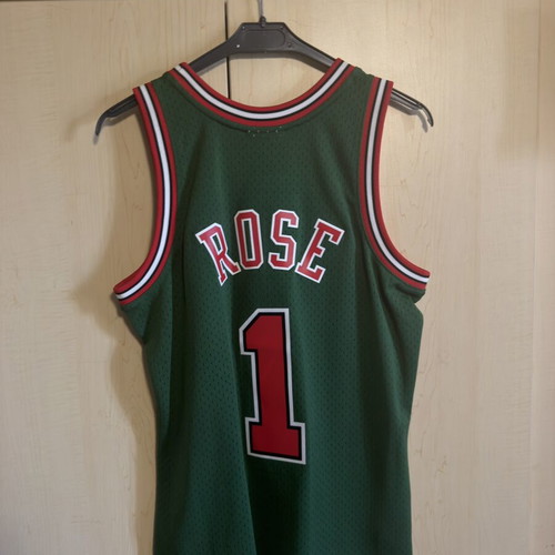 Derrick Rose 2008-09 Chicago Bulls Hardwood Classics jersey, small