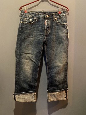 Dsquared2 Cropped τζιν σαν καινούργιο, vintage με δερμάτινο biker patch