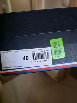 Γόβες Tommy Hilfiger καινούργιες, νούμερο 40, μαύρες, στενή φόρμα