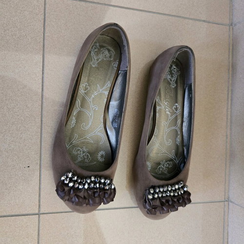 Brown maroon ballet flats used, size 38, satin details