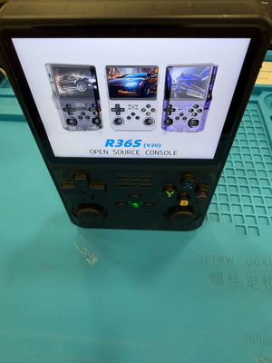 R36S arcade console new with 28,000 games and 4GB storage
