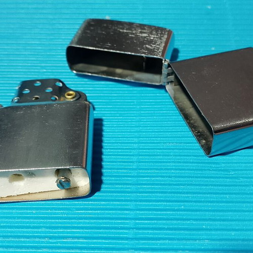 Z-16 Windproof Lighter like new