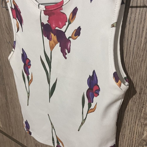 Shein women's fitted elastic white floral t-shirt like new, size S